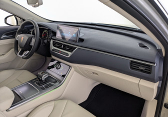 Подержанный автомобиль Hongqi H5 2022 года (22 фото)