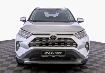 Подержанный автомобиль Toyota RAV4 2021 года (2 фото)