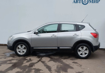 Подержанный автомобиль Nissan Qashqai 2007 года (8 фото)