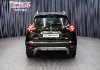Подержанный автомобиль Renault Kaptur 2019 года (6 фото)