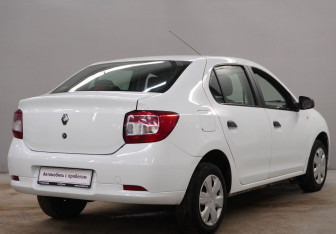 Подержанный автомобиль Renault Logan Sedan 2018 года (7 фото)