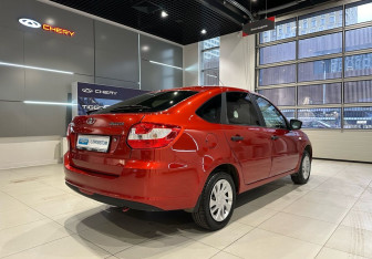 Подержанный автомобиль LADA (ВАЗ) Granta Liftback 2017 года (4 фото)