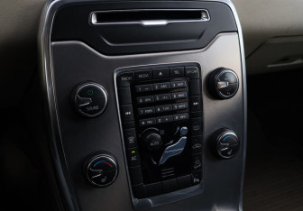 Подержанный автомобиль Volvo XC70 2011 года (18 фото)