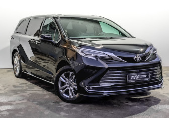 Подержанный автомобиль Toyota Sienna 2025 года (3 фото)