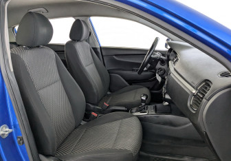 Подержанный автомобиль Kia Rio Hatchback 2019 года (21 фото)