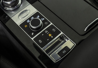 Подержанный автомобиль Land Rover Discovery 2018 года (18 фото)