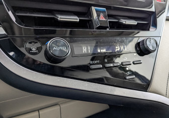 Подержанный автомобиль Toyota Camry Sedan 2022 года (21 фото)