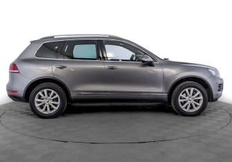 Подержанный автомобиль Volkswagen Touareg 2013 года (4 фото)