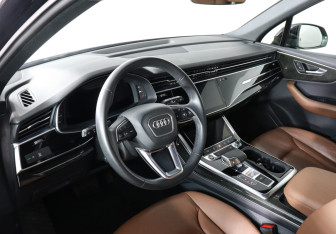 Подержанный автомобиль Audi Q7 2020 года (11 фото)
