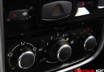 Подержанный автомобиль Renault Duster 2013 года (13 фото)