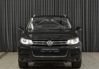 Подержанный автомобиль Volkswagen Touareg 2013 года (2 фото)