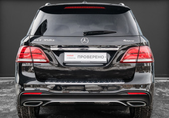 Подержанный автомобиль Mercedes-Benz GLE 2017 года (6 фото)