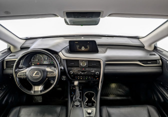 Подержанный автомобиль Lexus RX 2018 года (14 фото)