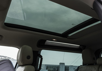 Подержанный автомобиль Land Rover Defender Suv 2021 года (21 фото)