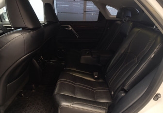 Подержанный автомобиль Lexus RX 2021 года (9 фото)