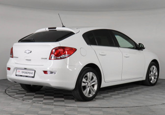Подержанный автомобиль Chevrolet Cruze Hatchback 2013 года (5 фото)
