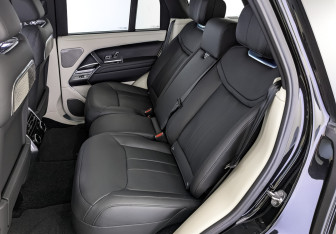 Подержанный автомобиль Land Rover Range Rover 2024 года (18 фото)