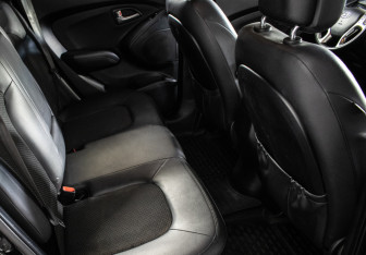 Подержанный автомобиль Hyundai ix35 2011 года (10 фото)