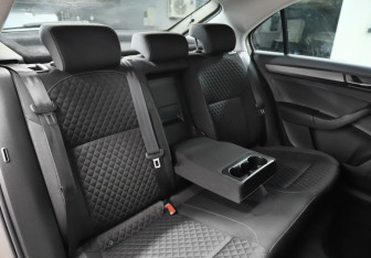 Подержанный автомобиль Skoda Rapid Liftback 2018 года (23 фото)