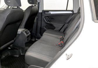 Подержанный автомобиль Volkswagen Tiguan 2020 года (12 фото)