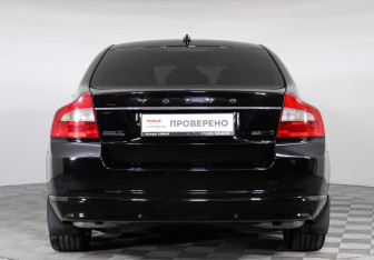Подержанный автомобиль Volvo S80 2008 года (6 фото)