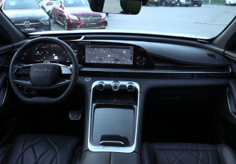 Подержанный автомобиль Exeed RX 2023 года (12 фото)
