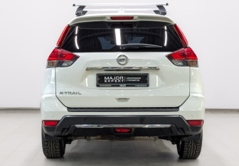 Подержанный автомобиль Nissan X-Trail 2021 года (6 фото)