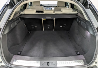 Подержанный автомобиль Land Rover Range Rover Velar 2017 года (10 фото)