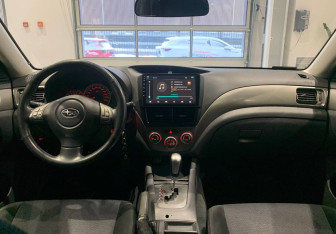 Подержанный автомобиль Subaru Impreza Hatchback 2007 года (16 фото)