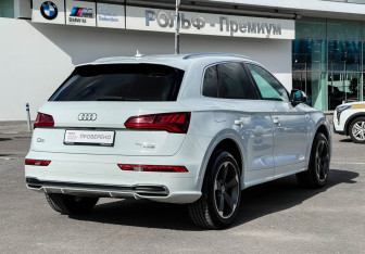 Подержанный автомобиль Audi Q5 2019 года (5 фото)