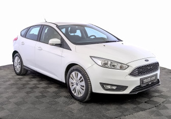 Подержанный автомобиль Ford Focus Hatchback 2018 года (3 фото)