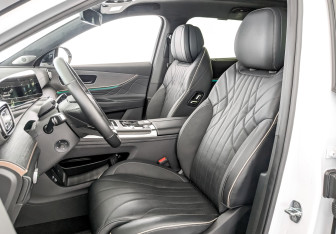 Подержанный автомобиль Jaecoo J8 2024 года (20 фото)