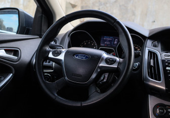 Подержанный автомобиль Ford Focus Hatchback 2012 года (11 фото)