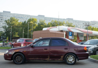 Подержанный автомобиль Kia Spectra Sedan 2006 года (6 фото)