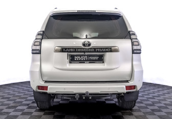 Подержанный автомобиль Toyota Land Cruiser Prado 2021 года (6 фото)
