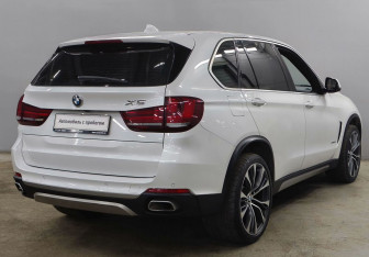 Подержанный автомобиль BMW X5 2017 года (6 фото)