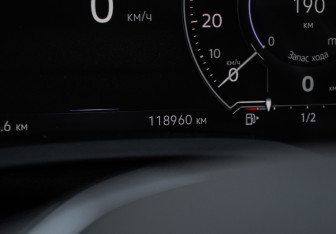 Подержанный автомобиль Volkswagen Touareg 2018 года (8 фото)