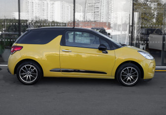 Подержанный автомобиль Citroen DS3 Hatchback 2012 года (4 фото)