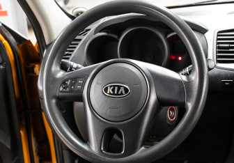 Подержанный автомобиль Kia Soul 2011 года (12 фото)