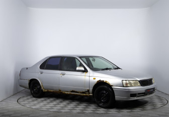 Подержанный автомобиль Nissan Bluebird Sedan 1999 года (3 фото)