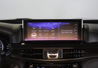 Подержанный автомобиль Lexus LX 2017 года (17 фото)