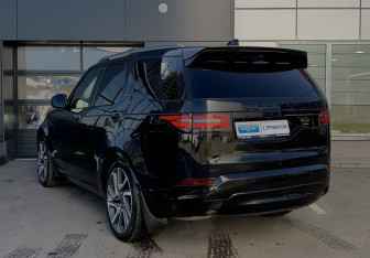 Подержанный автомобиль Land Rover Discovery 2019 года (8 фото)
