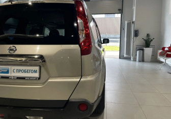 Подержанный автомобиль Nissan X-Trail 2012 года (8 фото)