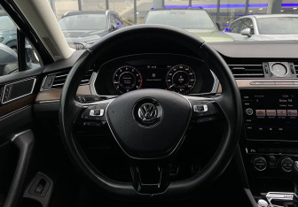 Подержанный автомобиль Volkswagen Passat Wagon 2018 года (15 фото)