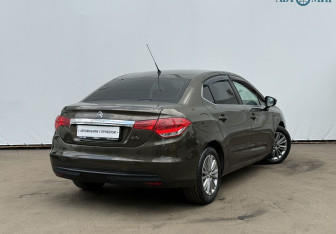 Подержанный автомобиль Citroen C4 Sedan 2013 года (5 фото)