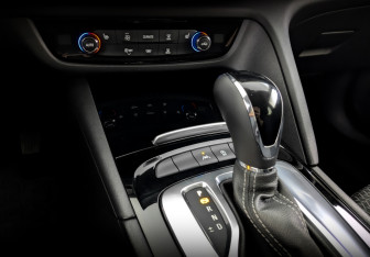 Подержанный автомобиль Opel Insignia Liftback 2021 года (25 фото)