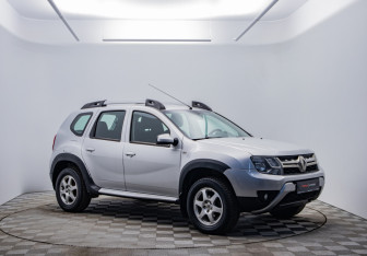 Подержанный автомобиль Renault Duster 2018 года (3 фото)