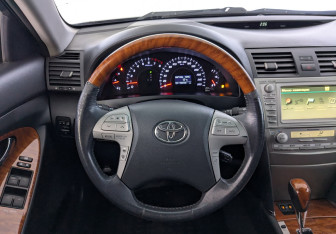 Подержанный автомобиль Toyota Camry Sedan 2011 года (28 фото)