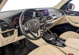 Подержанный автомобиль BMW X3 2021 года (16 фото)