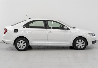 Подержанный автомобиль Skoda Rapid Liftback 2019 года (4 фото)